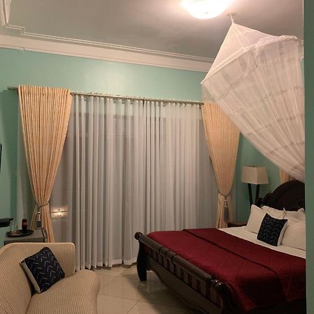 אנטבה Lakepoint Villa מראה חיצוני תמונה