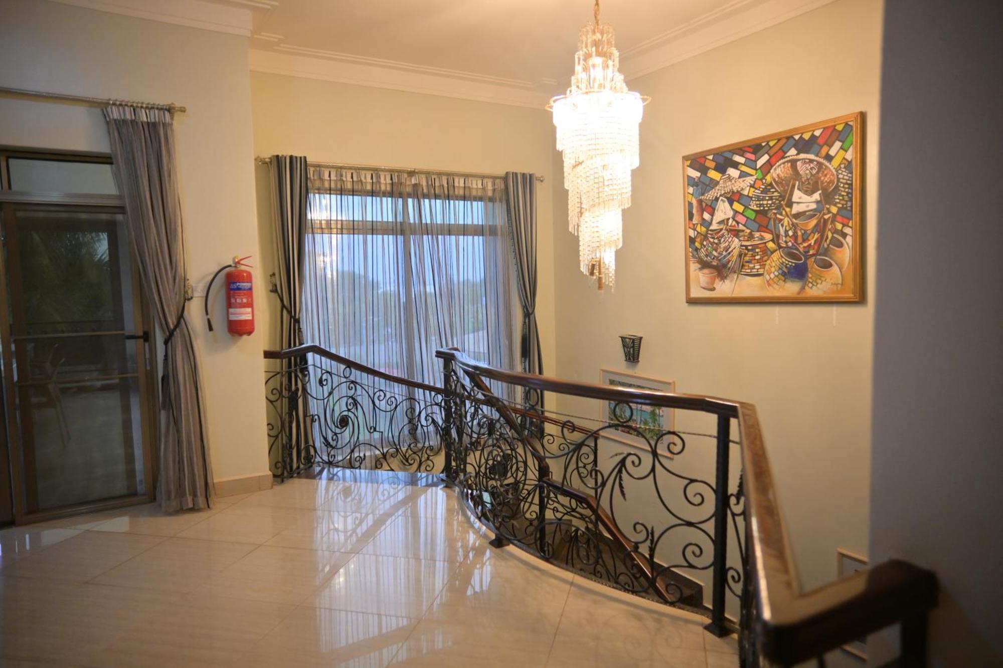 אנטבה Lakepoint Villa מראה חיצוני תמונה