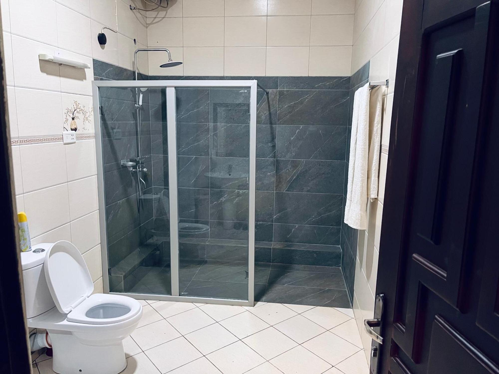 אנטבה Lakepoint Villa מראה חיצוני תמונה