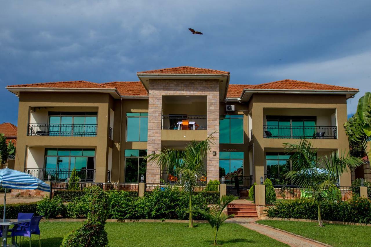 אנטבה Lakepoint Villa מראה חיצוני תמונה