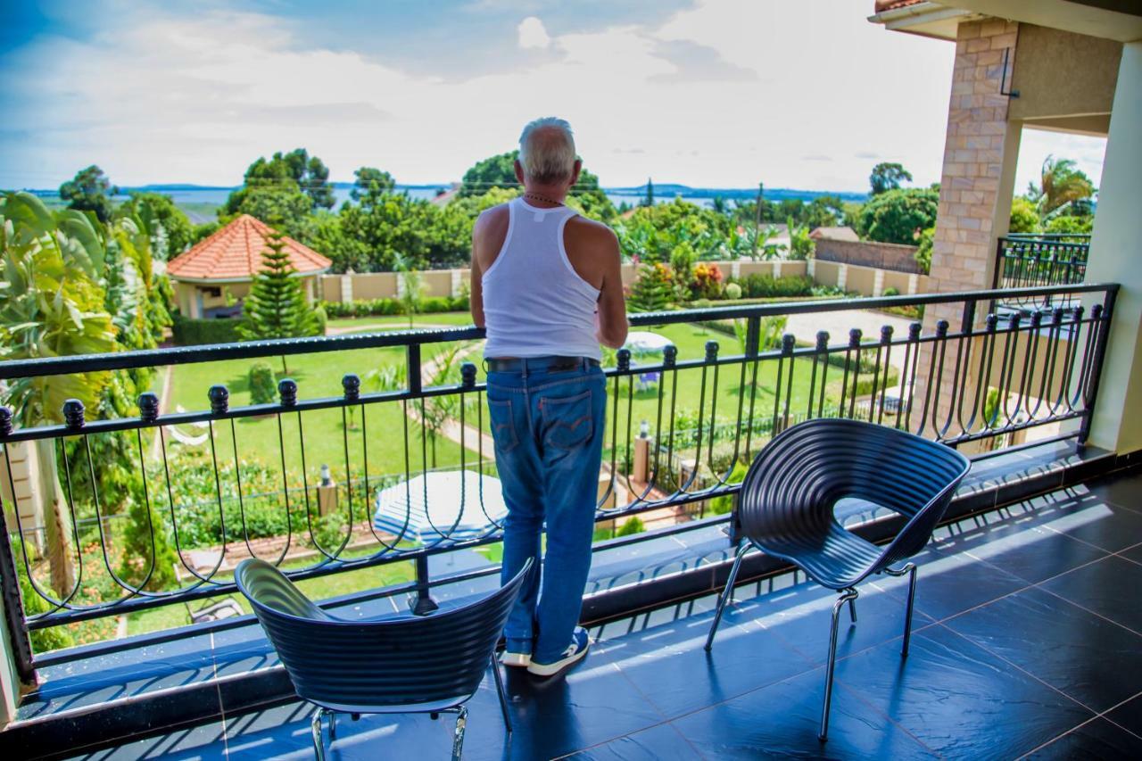 אנטבה Lakepoint Villa מראה חיצוני תמונה