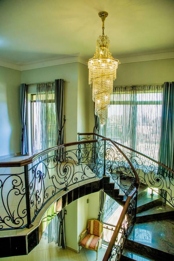 אנטבה Lakepoint Villa מראה חיצוני תמונה