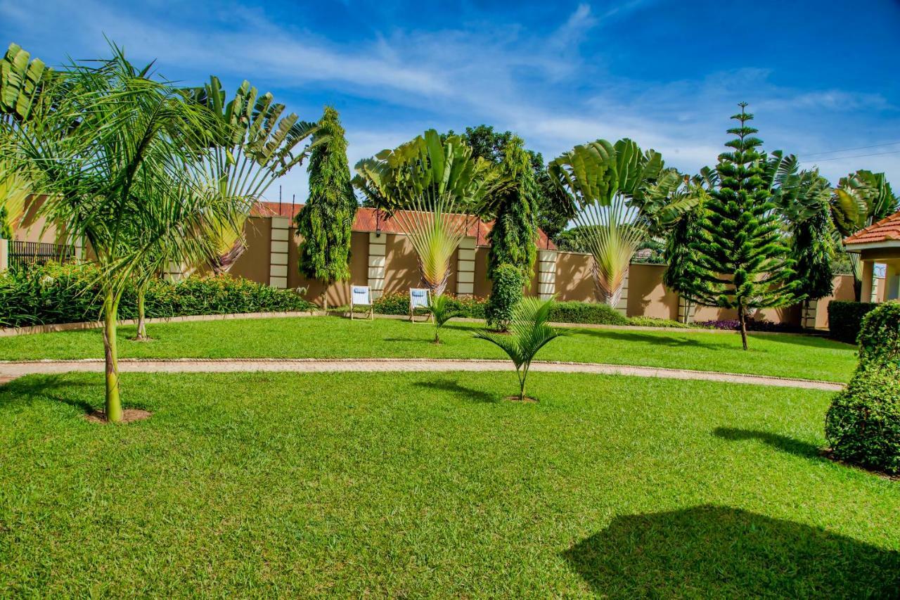 אנטבה Lakepoint Villa מראה חיצוני תמונה